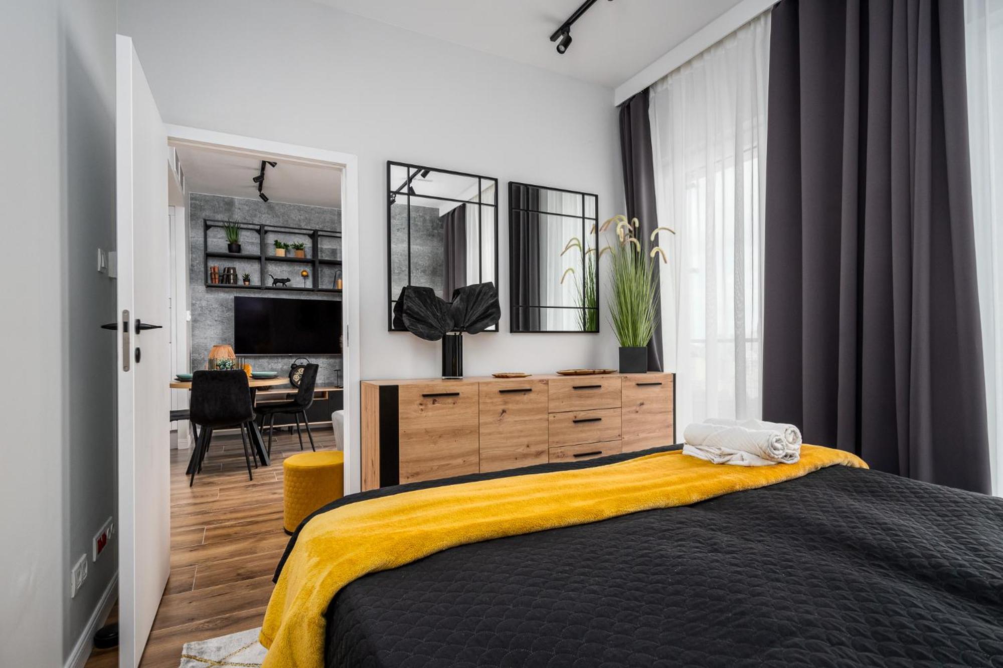Wola Tower Deluxe Separate Bedroom With Free Garage - By Perfect Apart 바르샤바 외부 사진