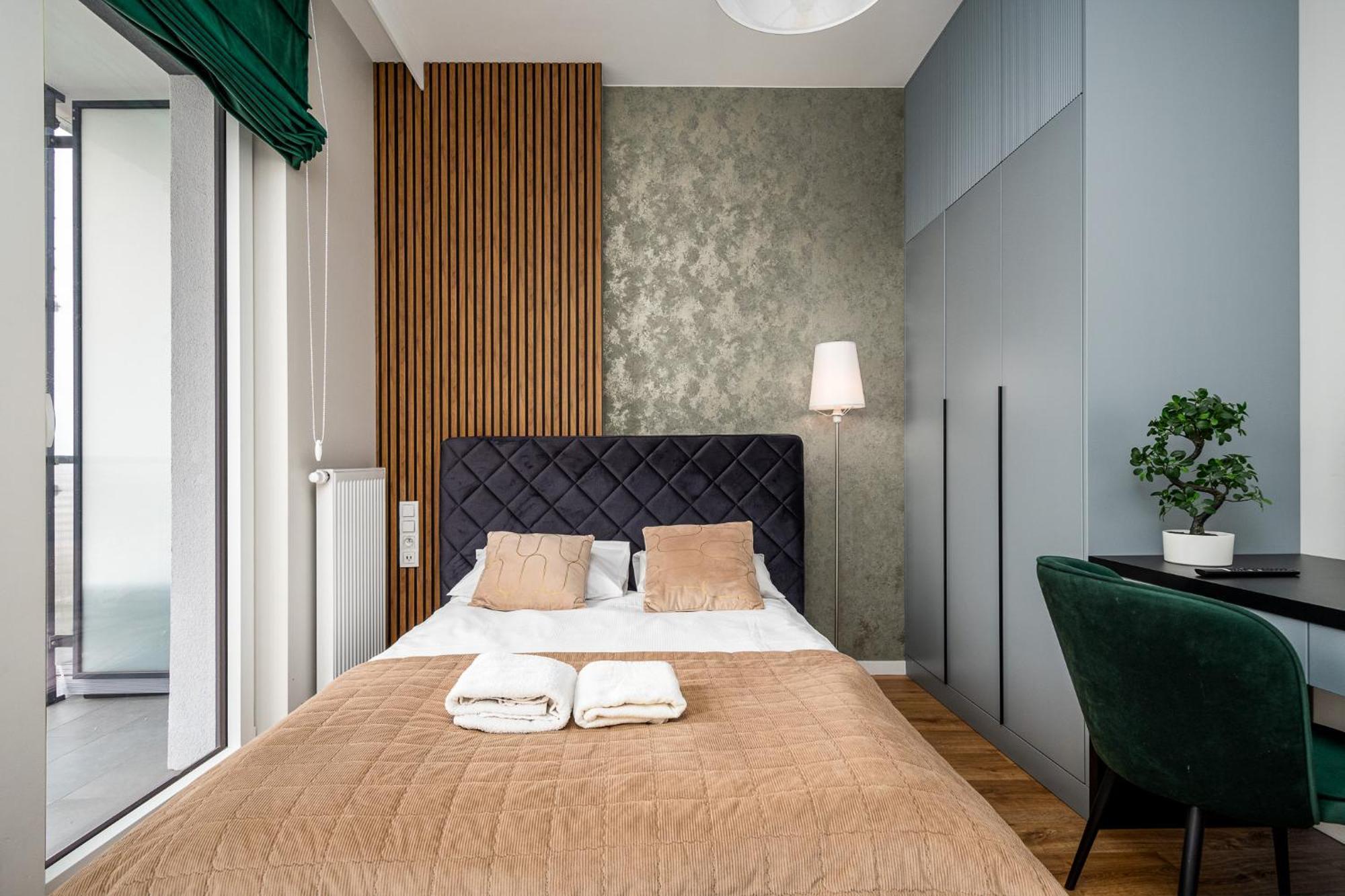 Wola Tower Deluxe Separate Bedroom With Free Garage - By Perfect Apart 바르샤바 외부 사진