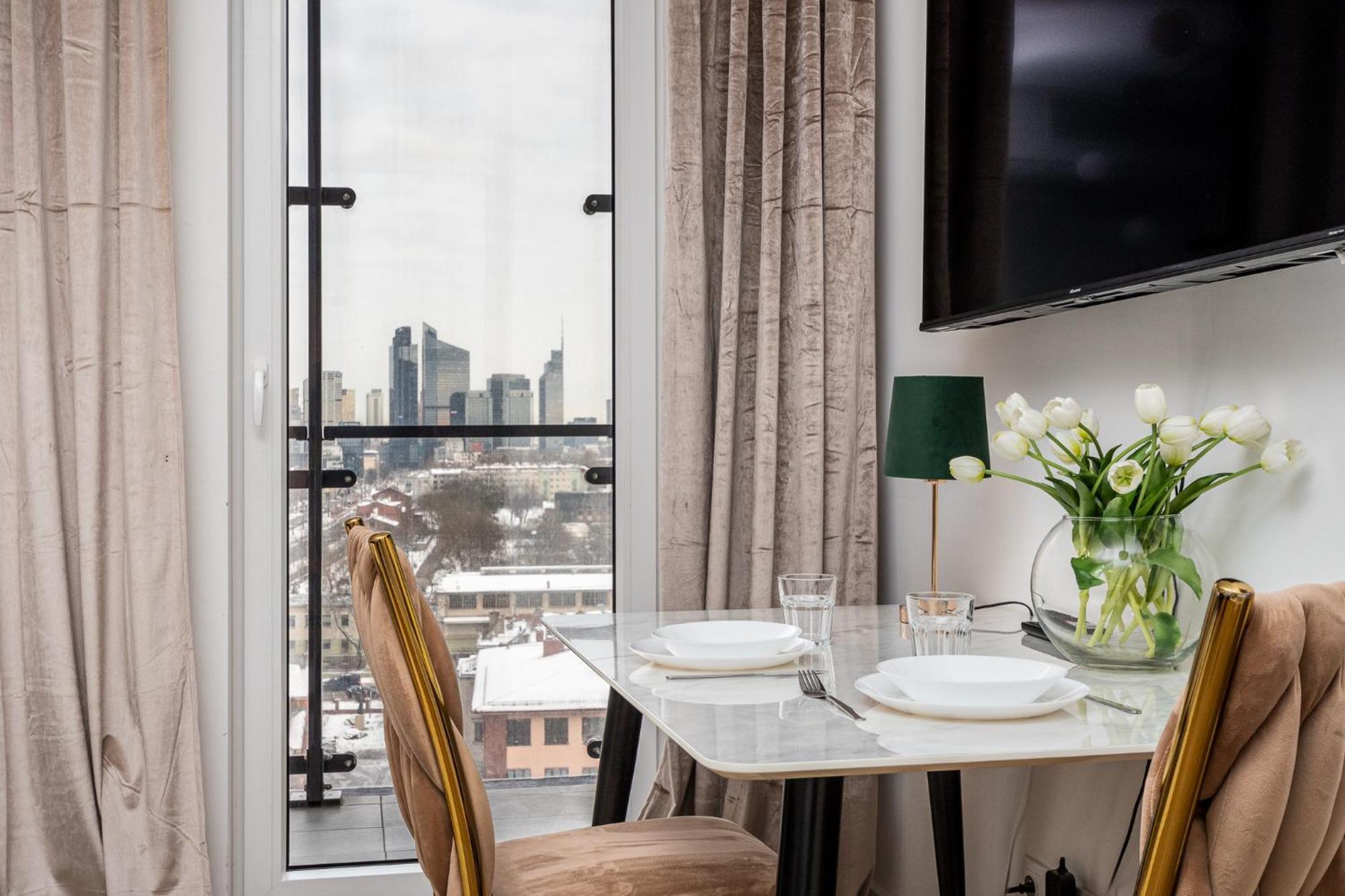 Wola Tower Deluxe Separate Bedroom With Free Garage - By Perfect Apart 바르샤바 외부 사진